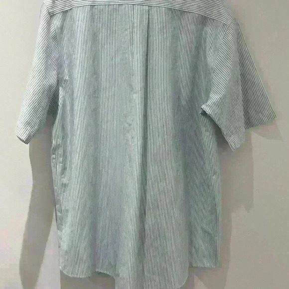NWT L.L Bean men’s pinstripe shortsleeved  shirt wrinkle resistant size 17 reg - Picture 2 of 7